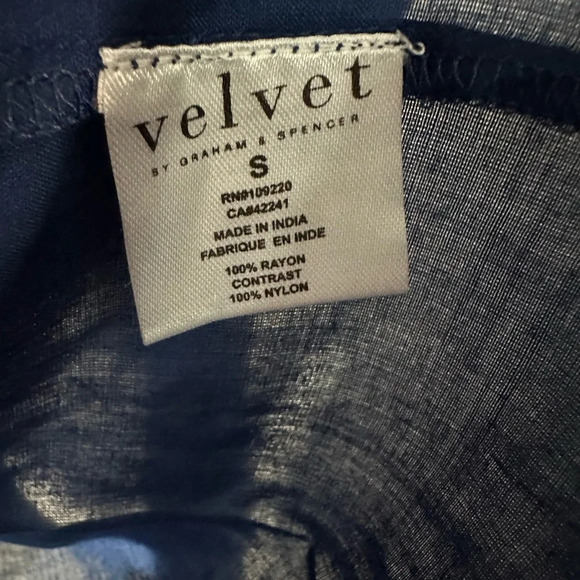VELVET By Graham & Spencer Dark Blue Lace Long Sleeves Top BNWT S/M - Picture 6 of 10